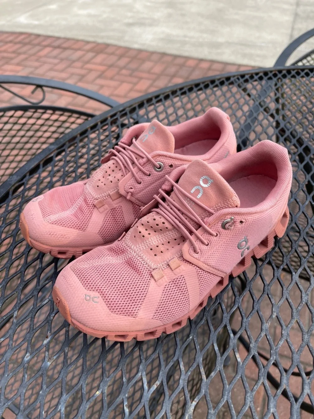 Shoes Running ON Cloud Monochrome Women’s Size 6.5 - Picture 17 of 17